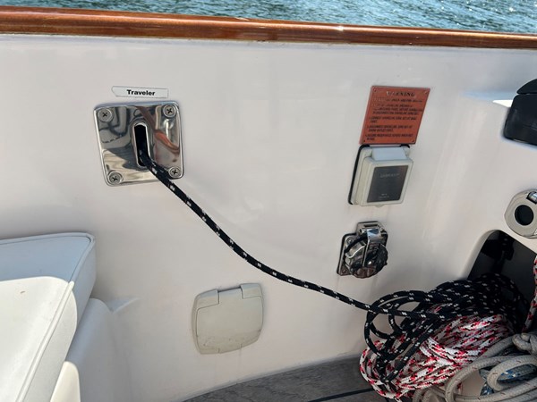 GALLUP, 2011 Alerion 33