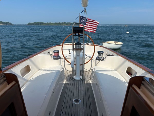 GALLUP, 2011 Alerion 33