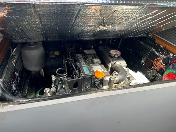 GALLUP, 2011 Alerion 33