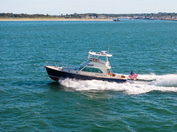 2014 Hinckley Talaria 48 BAREFOOT