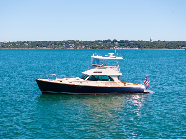 2014 Hinckley Talaria 48 BAREFOOT