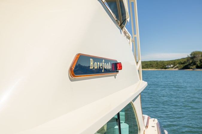 2014 Hinckley Talaria 48 BAREFOOT