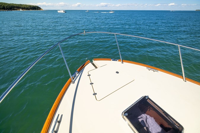 2014 Hinckley Talaria 48 BAREFOOT