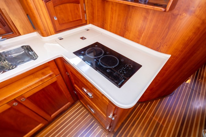 2014 Hinckley Talaria 48 BAREFOOT