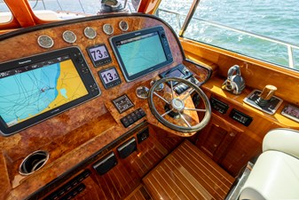 BAREFOOT 48 2014 Hinckley Talaria 48 BAREFOOT