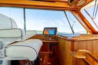 BAREFOOT 47 2014 Hinckley Talaria 48 BAREFOOT