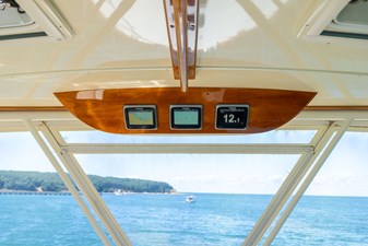 BAREFOOT 31 2014 Hinckley Talaria 48 BAREFOOT