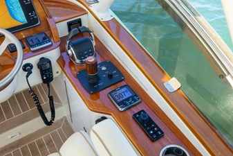 BAREFOOT 30 2014 Hinckley Talaria 48 BAREFOOT