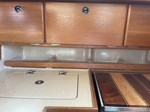 HAKUNA MATATA 9 Galley storage