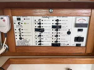 HAKUNA MATATA 16 Electrical panel