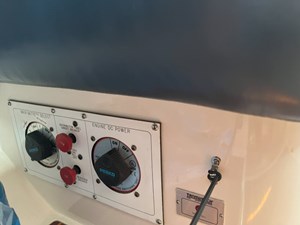 HAKUNA MATATA 17 Battery switches