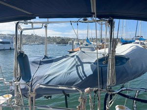 HAKUNA MATATA 31 Dinghy and Davits