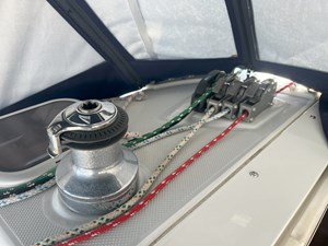 HAKUNA MATATA 36 Cabintop winch and clutches