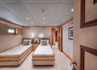 HAPPY DOLPHIN II 2004 DERELI  Motor Yacht Yacht MLS #450328 33