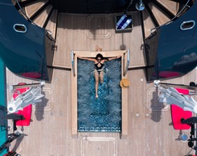 NO BAD IDEAS 10 Swim Platform