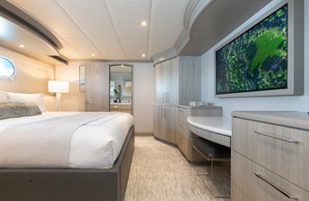NO BAD IDEAS 42 Starboard King Suite