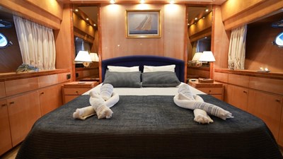 TWINS PC 16 VIP Cabin