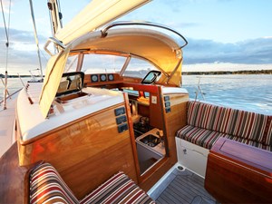 BOADICEA 14 Cockpit and Companionway