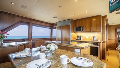 TRUE NORTH 7 Galley