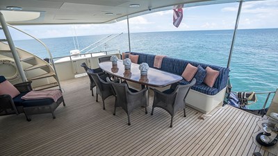 TRUE NORTH 26 Aft Deck