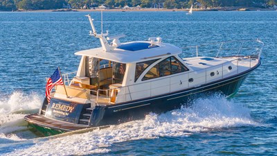 REMEDY, 2014 Hunt Yachts 44