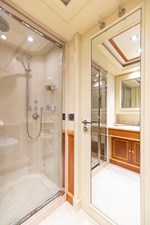 EMOTION 2 30 Starboard Aft Guest Ensuite