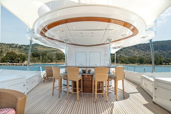EMOTION 2 49 Sundeck Bar with Day Head in Mast