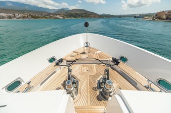 EMOTION 2 57 Foredeck