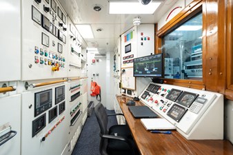 EMOTION 2 73 Engineer Room