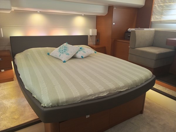 Prestige 550 Main Cabin 1
