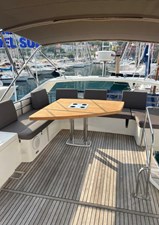 LNT 5 Prestige 550 Flybidge Seating Area