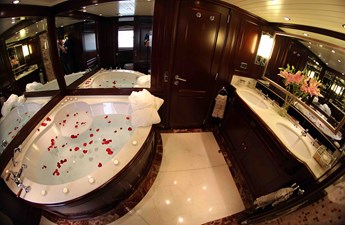ANYPA 18 Anypa-Benetti-yacht-charter-Ibiza-master-bathr