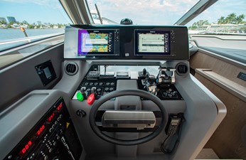 FERRETTI 550 15 