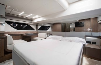 FERRETTI 550 17 