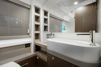 FERRETTI 550 20 