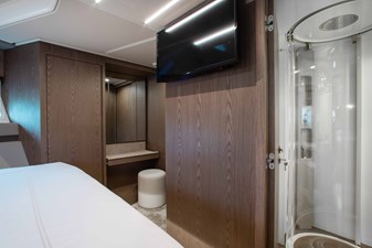 FERRETTI 550 23 