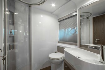 FERRETTI 550 24 