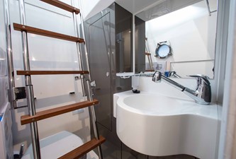 FERRETTI 550 28 