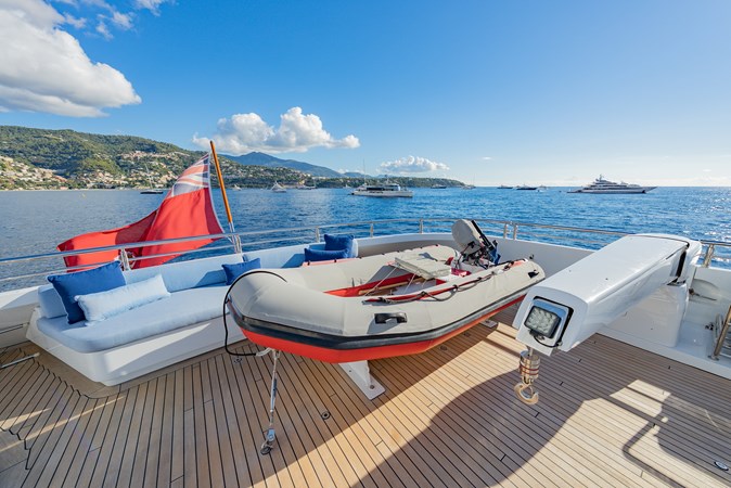 Sundeck Aft Seating with Rescue Tender