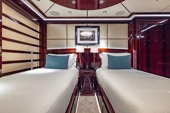 ROCK.IT 45 Guest Stateroom Port Forward (Twin Beds plus Pullman) 