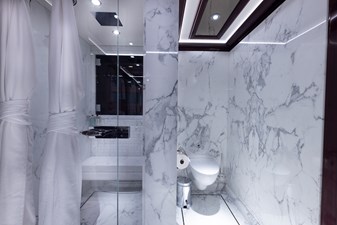 ROCK.IT 48 Twin Cabin Port Forward en suite 