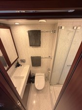 ROCK.IT 52 6th Stateroom/Officer Cabin Head