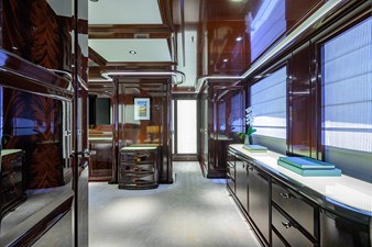 ROCK.IT 21 Owner Suite - Starboard Side