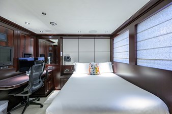 ROCK.IT 48 6th Stateroom/Captain Cabin