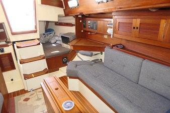 PATRIOT 11 Salon Aft Port
