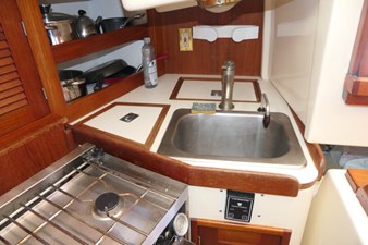 PATRIOT 16 Galley sink