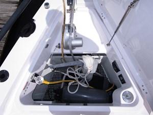 TT/GRACE 5 Anchor locker