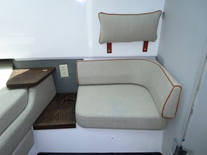 TT/GRACE 19 Stbd side cabin seat