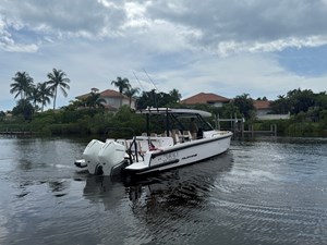 TT/GRACE 39 Stern quarter