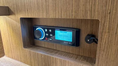 JEANNEAU CAP CAMARAT 10.5 WA SERIE2 76 